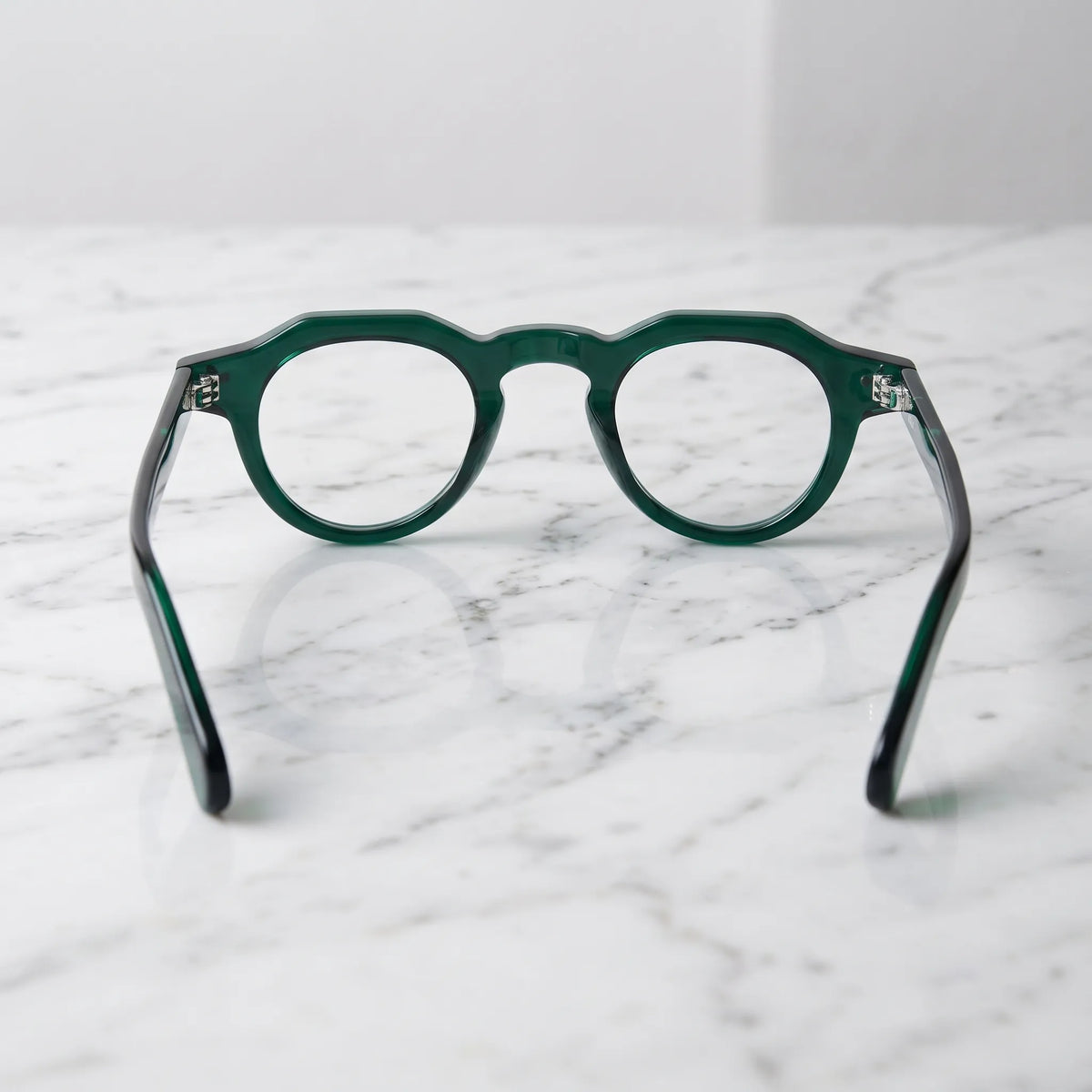 Barledear Forest Emerald retro geometric acetate eyeglasses showing the full-rim structure, integrated nose pads, and curved temple tips