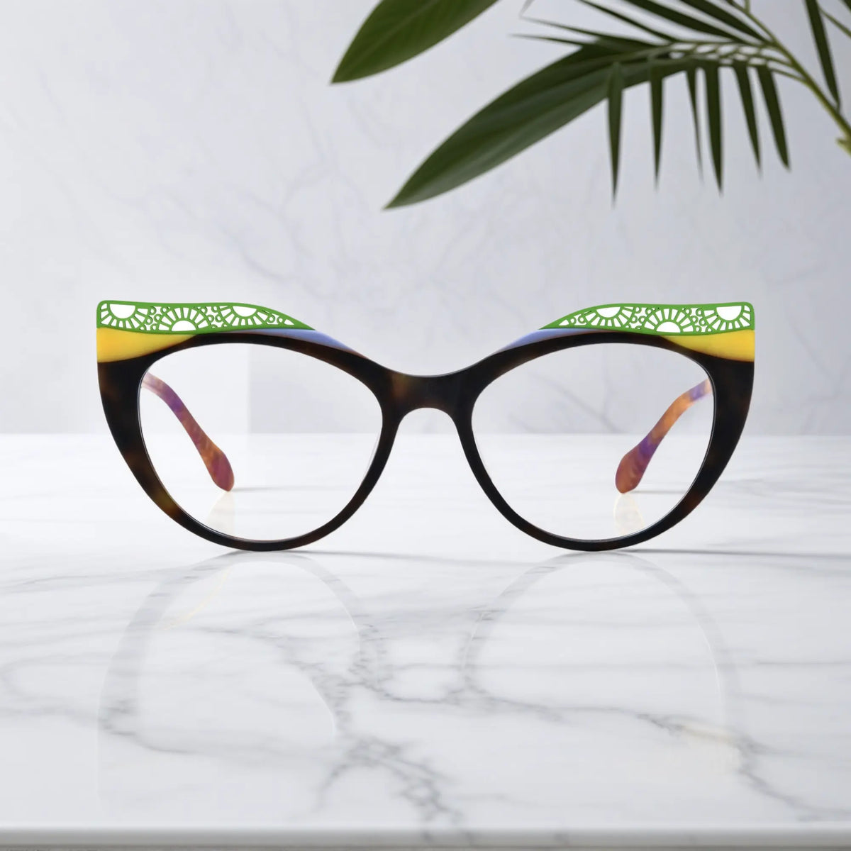 Front View of VoyueLens Citrus Tortoiseshell cat-eye eyeglasses with bold tortoiseshell gradient and signature lace-pattern design.