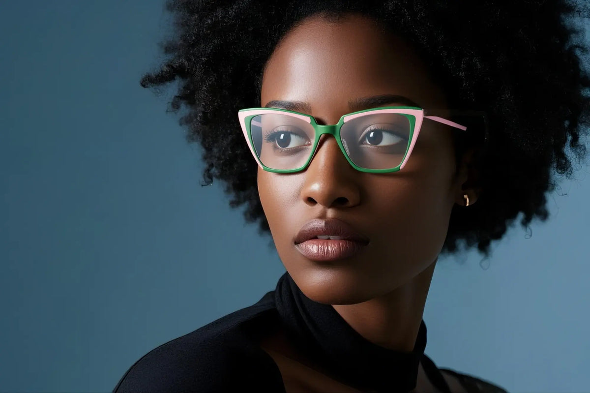 Model image of VoyueLens VL185809 Mint Blush green-pink titanium glasses