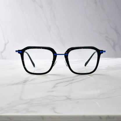Frontal image of VoyueLens Urban Vision in Midnight Graphite — a sleek, dark-toned classic.